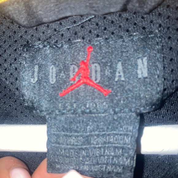 Boys Jumpman Jordan windbreaker jacket. Like new. Size small. Ages 8-10 - Picture 4 of 7